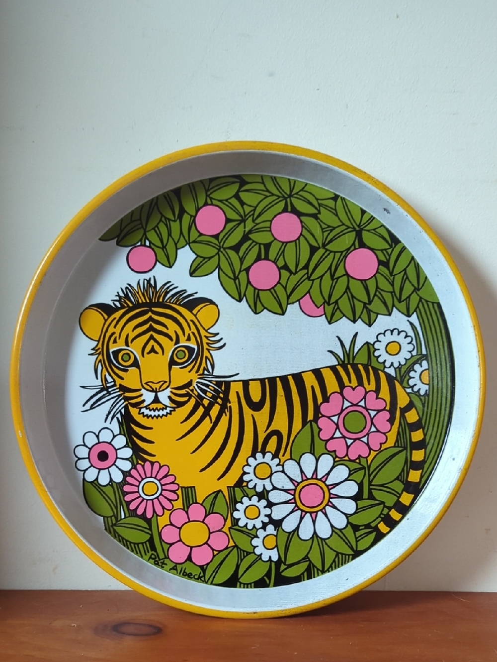 Vintage English Retro Pat Albeck Tiger Cheerful Jungle Circle Tray